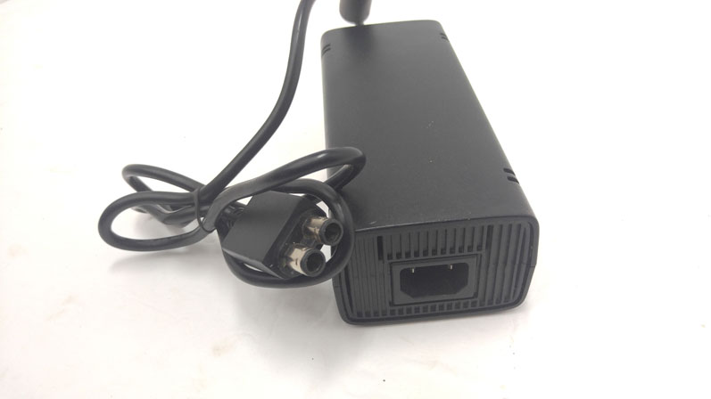 Microsoft Xbox 360 slim 135W AC Adapter - CPA09-010A - Click Image to Close