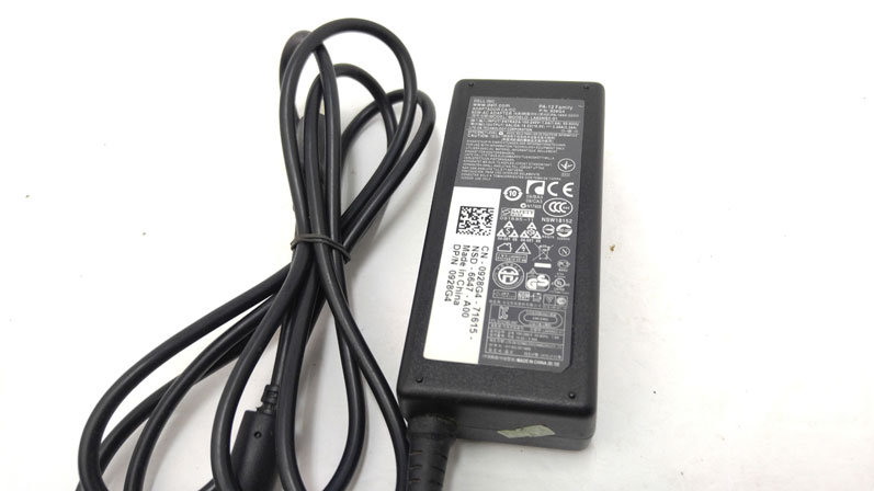 Dell 65w laptop AC Adapter - LA65NS2-01 928G4