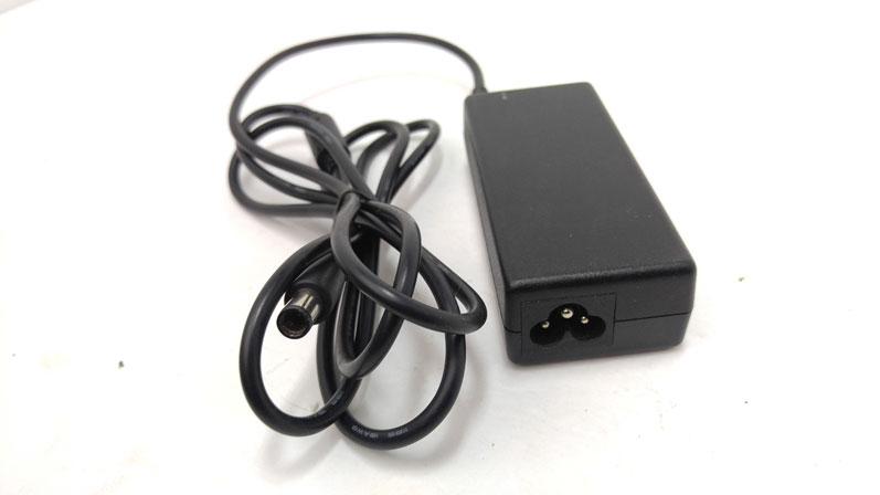 Dell 65w laptop AC Adapter - LA65NS2-01 928G4 - Click Image to Close