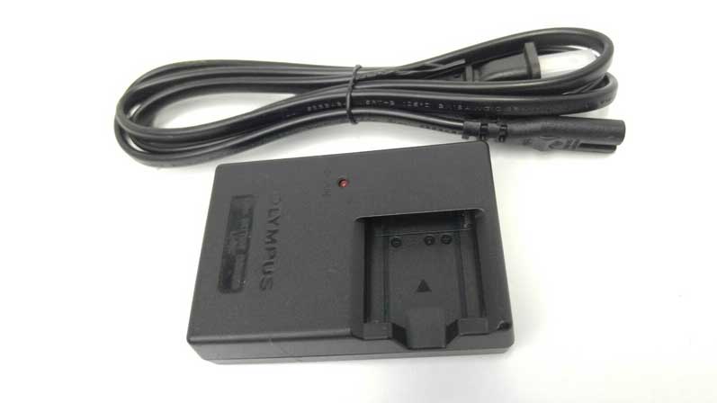 Olympus battery charger - LI-40C - Click Image to Close